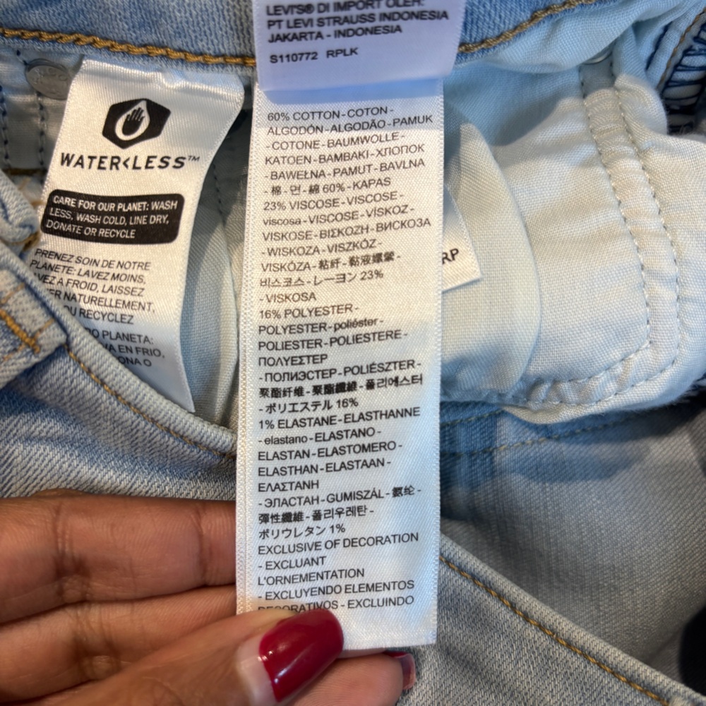 Levi’s 726 HIGH RISE FLARE - Picture 4 of 4